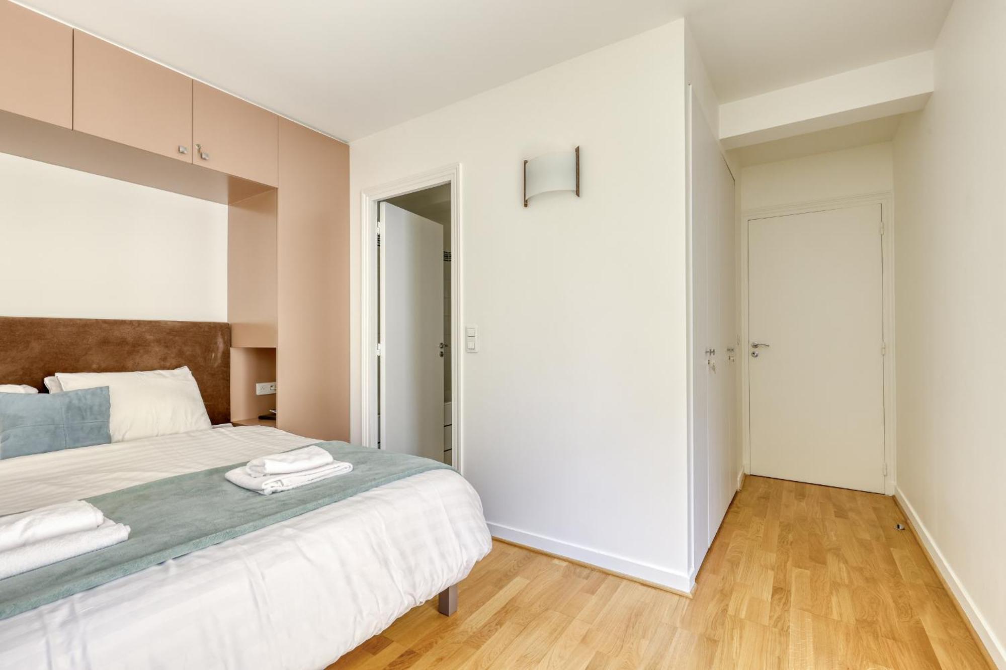 Superb Flat With Balcony - Near Notre-dame - 05