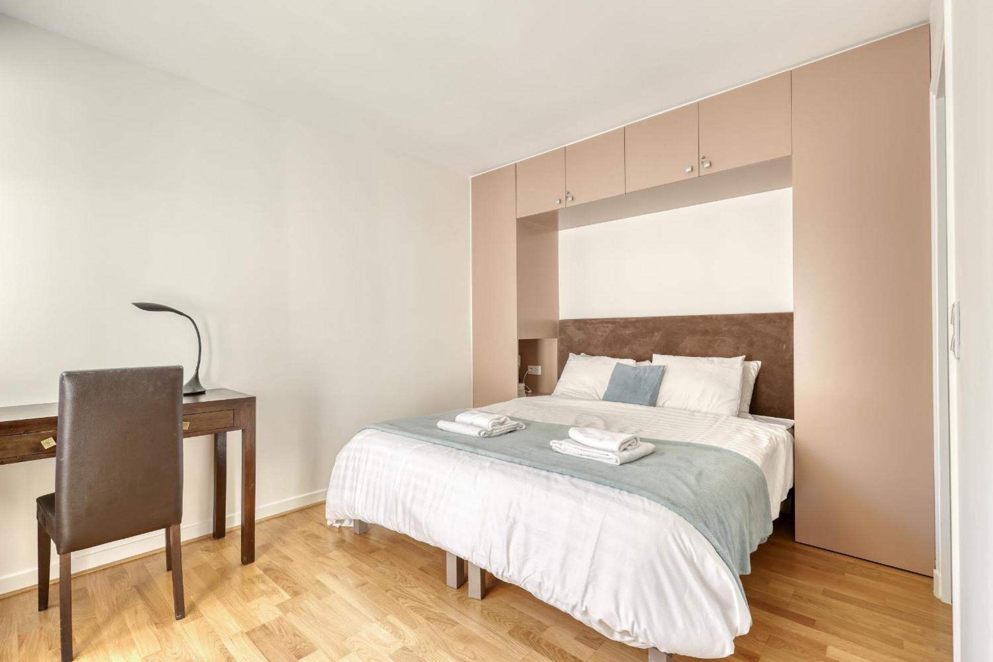 Superb Flat With Balcony - Near Notre-dame - 05 Parijs